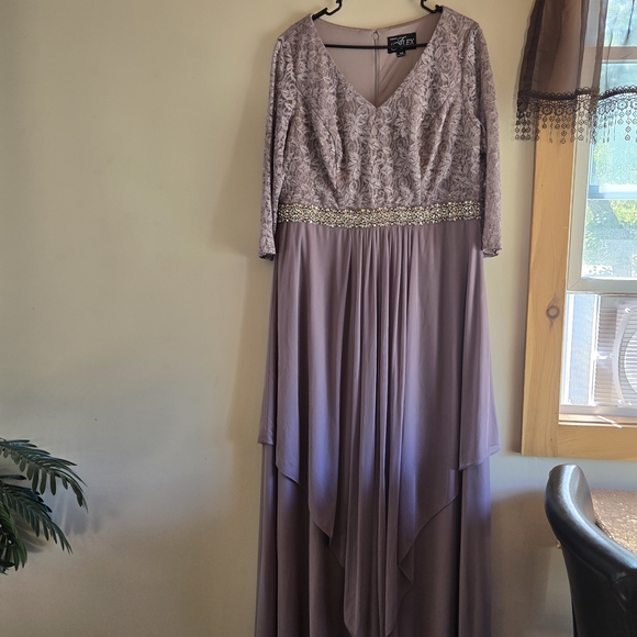 Alex Evenings Dresses & Skirts - Elegant Mauve Evening Gown